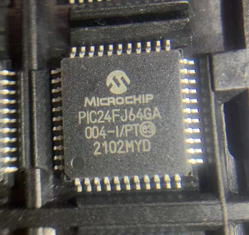 PIC24FJ64GA004-I.png
